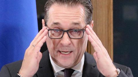 Der damalige FPÖ-Chef Heinz-Christian Strache bei einer Pressekonferenz.