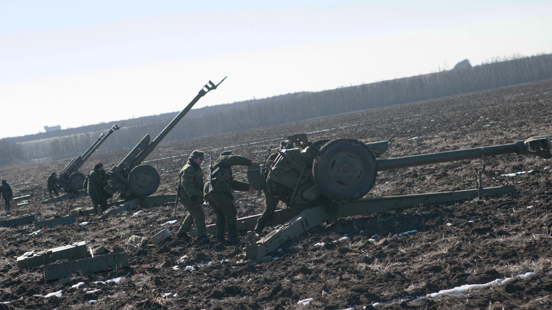 18. Februar 2015 Soldaten der pro-russischen Volksrepublik Donezk