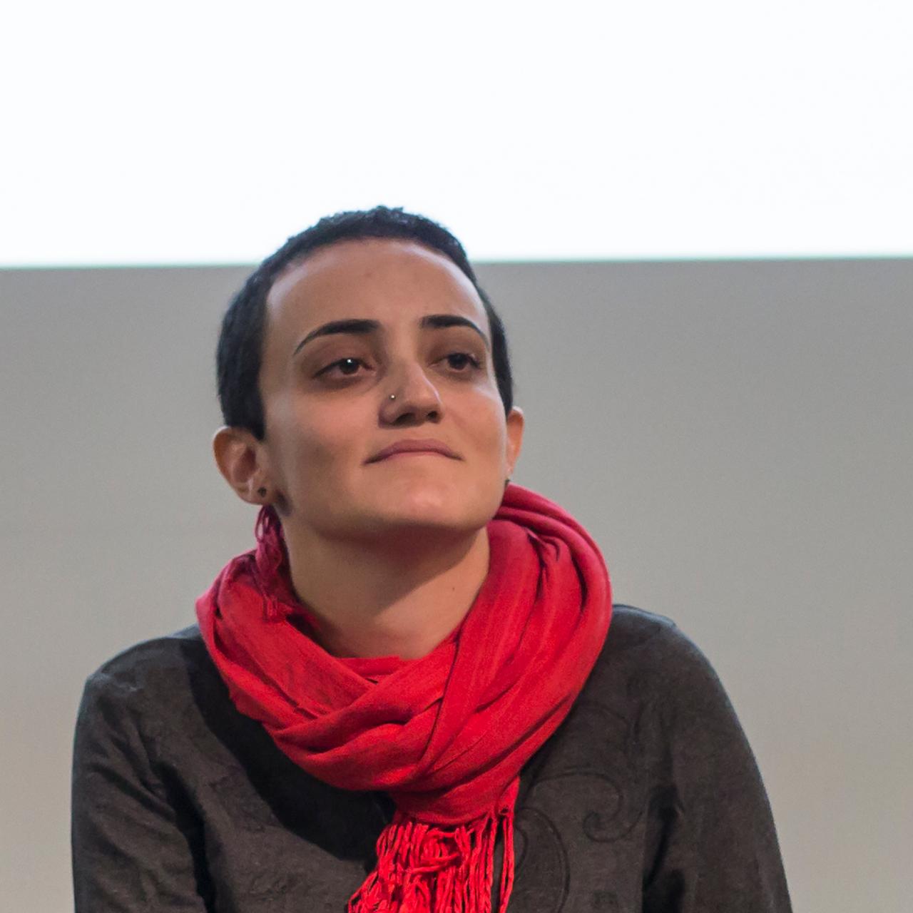 Ägypten, Kairo: Lina Attalah, Chefredakteurin der Nachrichtenseite Mada Masr, nimmt an einer Podiumsdiskussion im Kulturzentrum in Kairo teil.