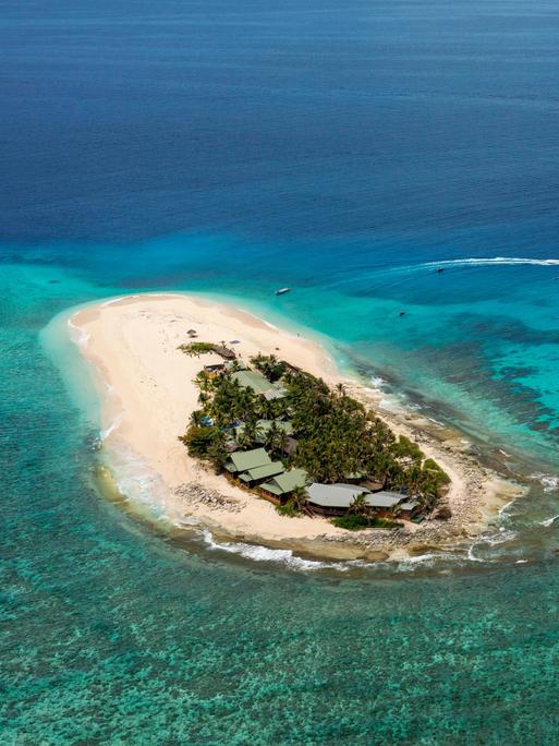 Luftaufnahme der Insel Namotu Island, die zu der Inselkette Mamanuca Islands gehört, Fidschi.