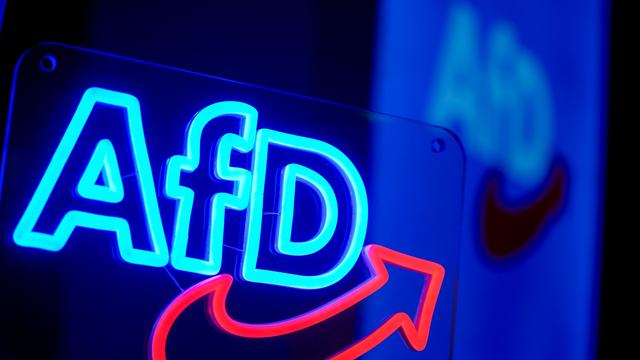 AfD Logo waehrend des 15. Bundesparteitag der AfD in der Grugahalle am 29. June 2024 in Essen, Deutschland.
