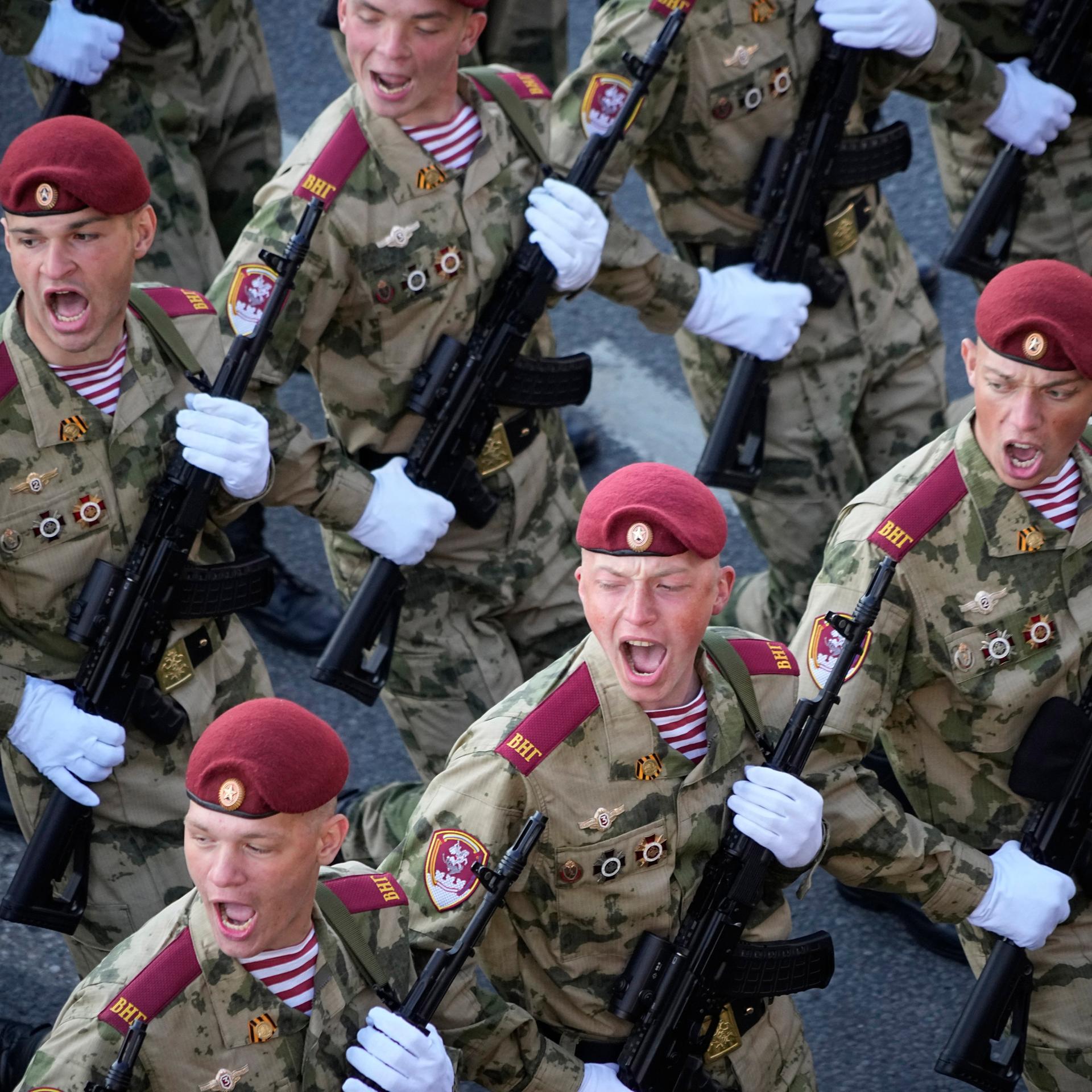 Interview mit Hans-Lothar Domröse, General a.D., zu: Drohnenkrieg Ukraine