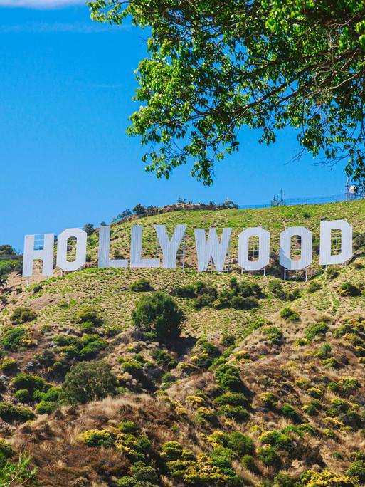 Der berühmte Schriftzug Hollywood auf dem Mount Lee in den St. Monica Hills. 