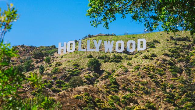Der berühmte Schriftzug Hollywood auf dem Mount Lee in den St. Monica Hills. 