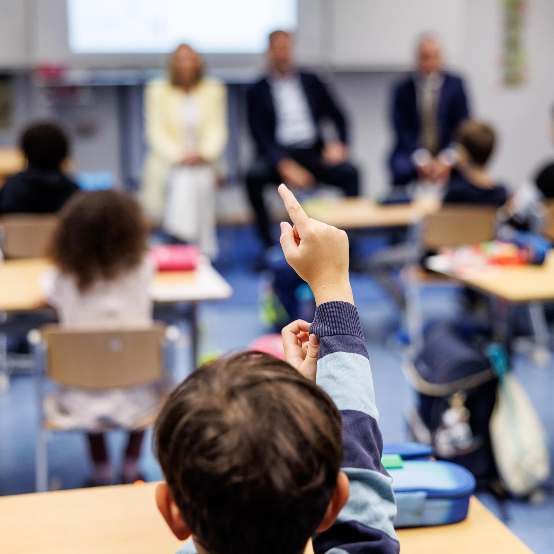 AfD im Klassenzimmer - Wie neutral muss Schule sein?