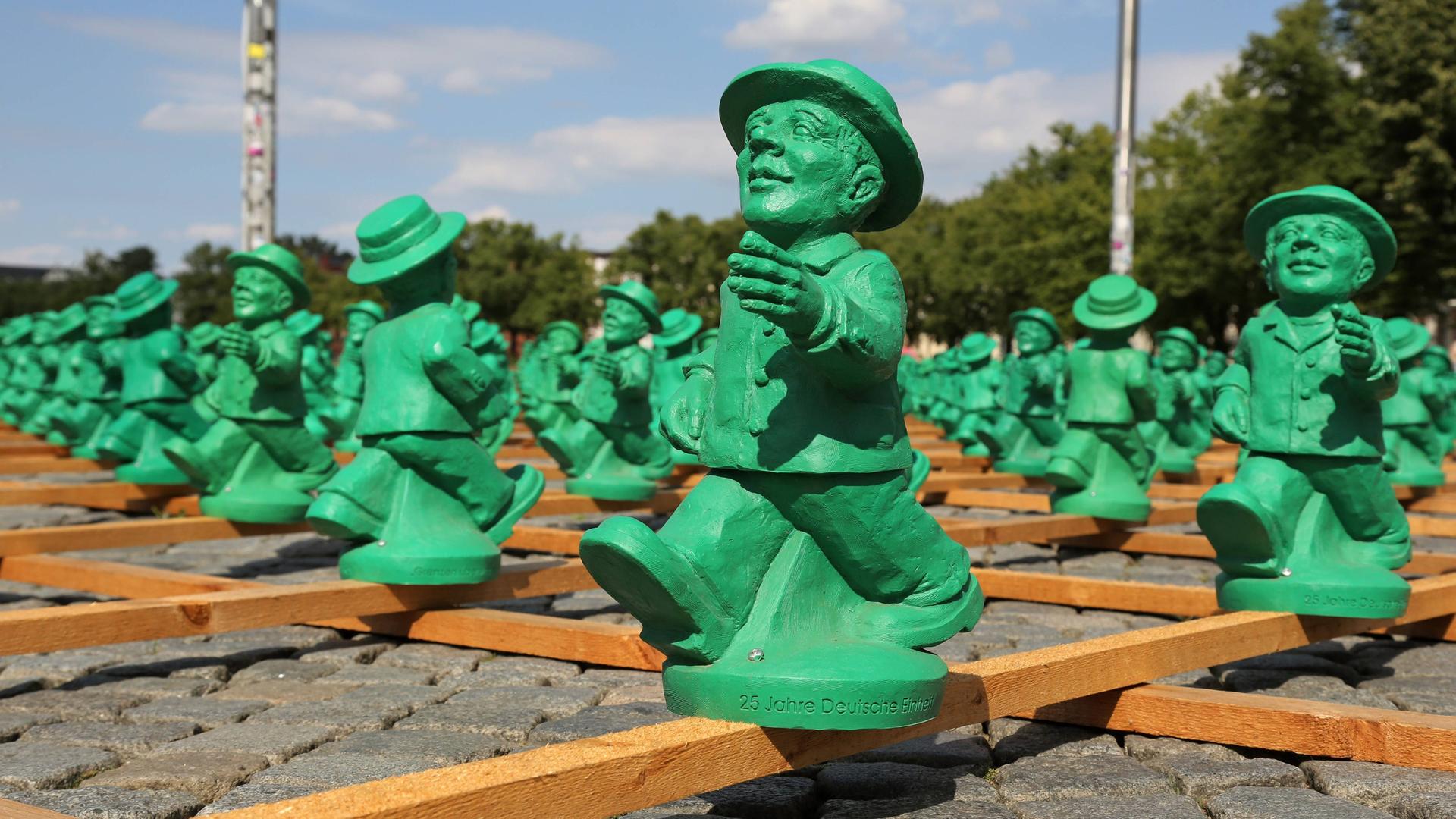 Ampelmann-Figuren von Ottmar Hörl in Schwerin, Mecklenburg-Vorpommern