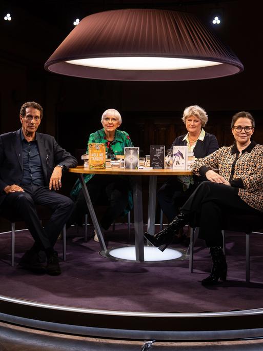 Von links: Julian Nida-Rümelin, Claudia Roth, Monika Grütters, Thea Dorn