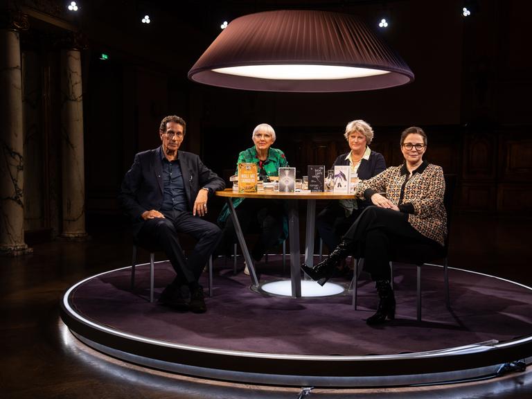 Von links: Julian Nida-Rümelin, Claudia Roth, Monika Grütters, Thea Dorn