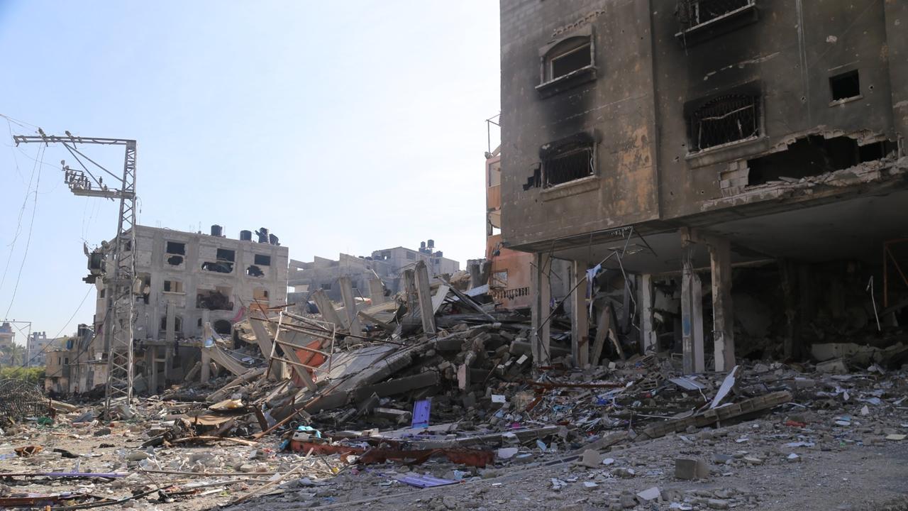 Zerstörte Häuser in dem Ort Dschabalija im Gazastreifen.