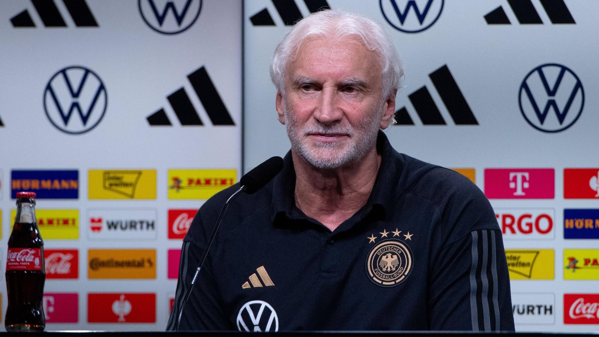 Rudi Völler will die Deutsche Fußball-Nationalmannschaft jetzt nur im Spiel gegen Frankreich als Trainer begleiten.