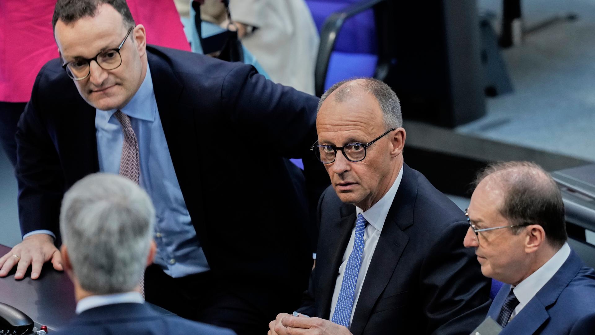 CDU-Chef Friedrich Merz im Bundestag nach der ersten gescheiterten Wahl zum Bundeskanzler.