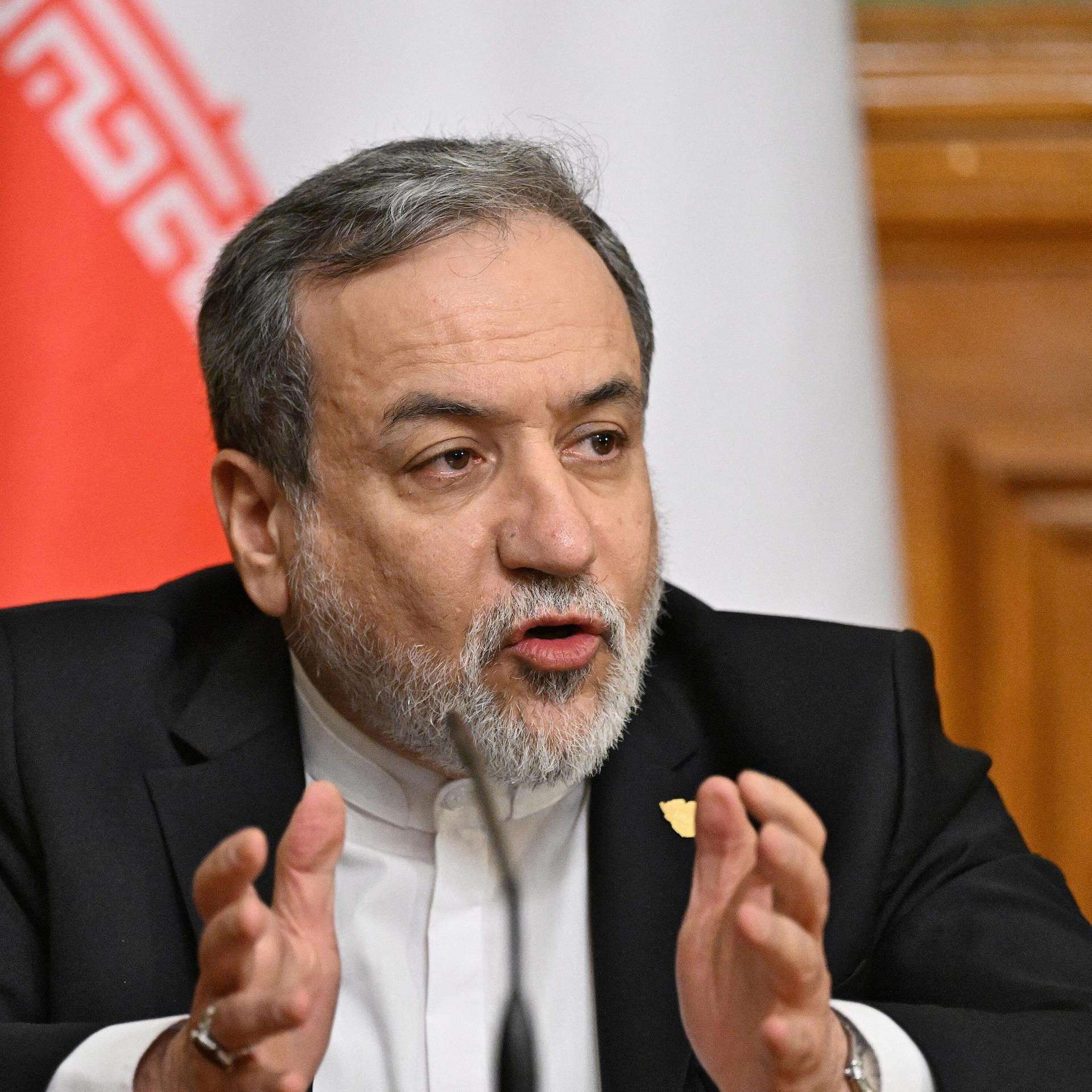 Der iranische Außenministrer Araghchi hat die Satelliten als rein wissenschaftlich bezeichnet. Daran gibt es intenational massive Zweifel.