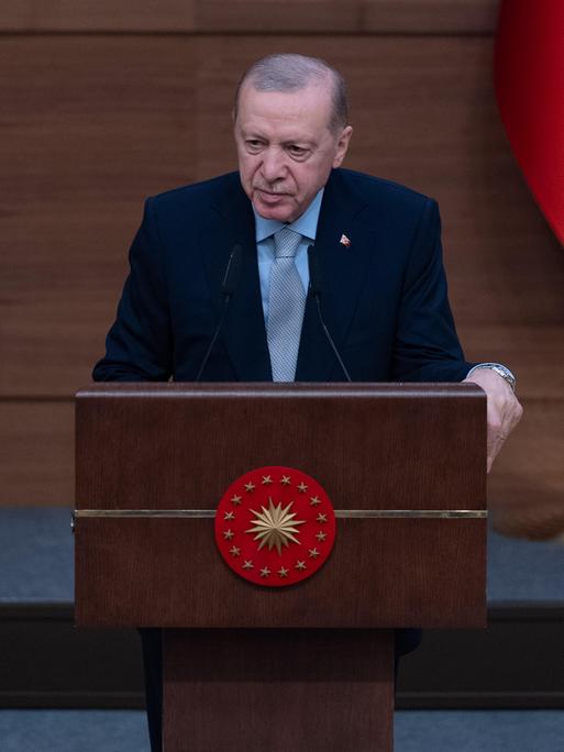 Der türkische Präsident Recep Tayyip Erdogan hält am 6. Mai 2025 eine Rede bei der Verleihung der 10. Anadolu Media Awards im Präsidentenpalast in Ankara.