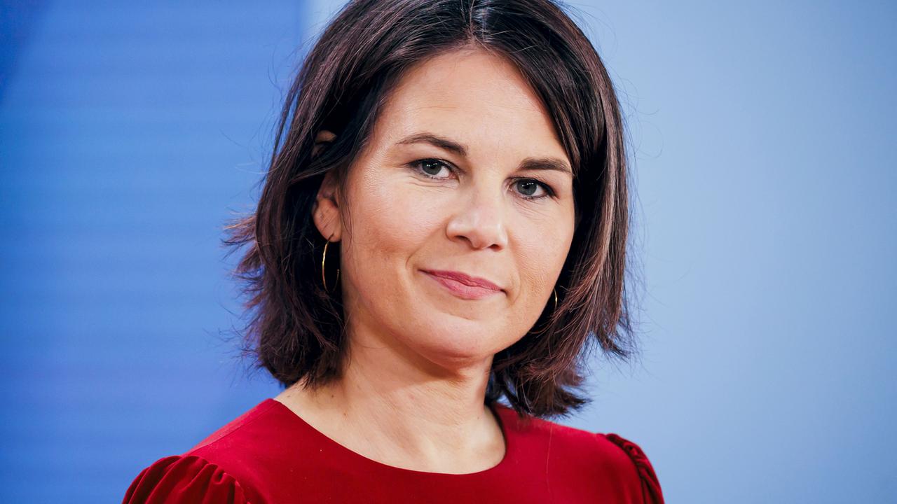 Ein Porträt von Annalena Baerbock, Bundesaußenministerin.