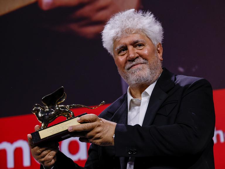 Pedro Almodovar, Gewinner des Goldenen Löwen für den besten Film für "The Room Next Door", 