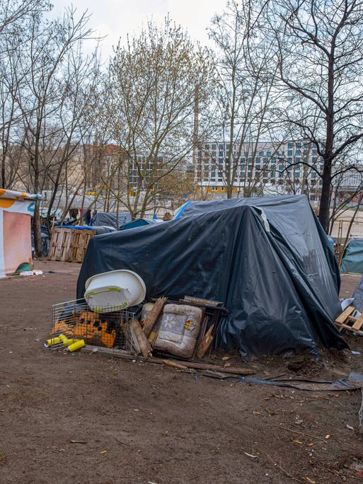 Obdachlosen-Camp unweit des Berliner Hauptbahnhofs 