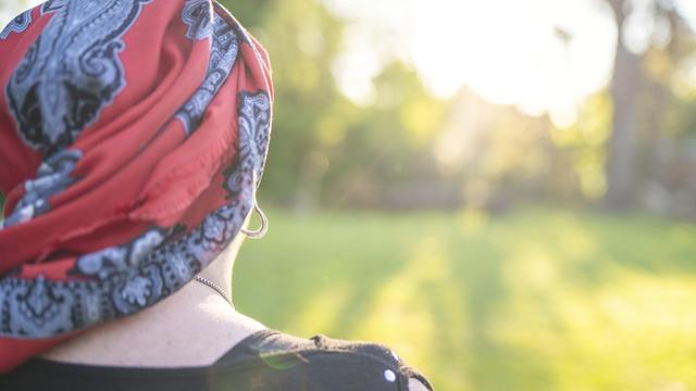 Eine Krebs-Patientin in der Natur