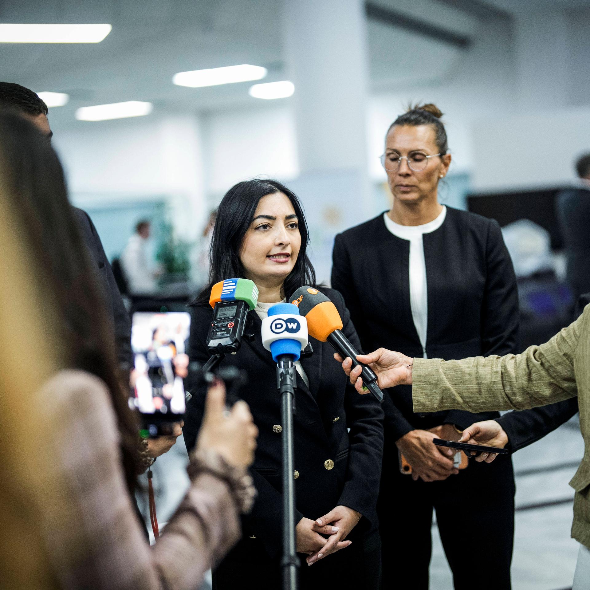Nahost - Libanon-Reise aus Sicherheitsgründen abgebrochen: Entwicklungsministerin Alabali Radovan wieder in Berlin angekommen
