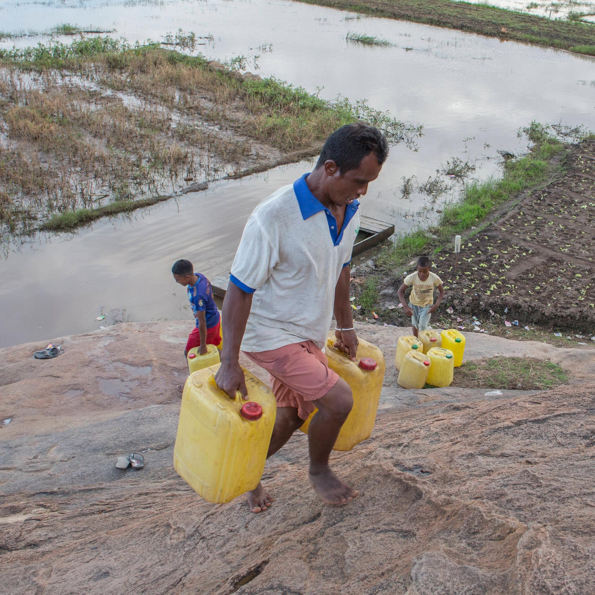 Chronische Wassernot - Auch nach dem Umsturz in Madagaskar bleiben die Hähne trocken