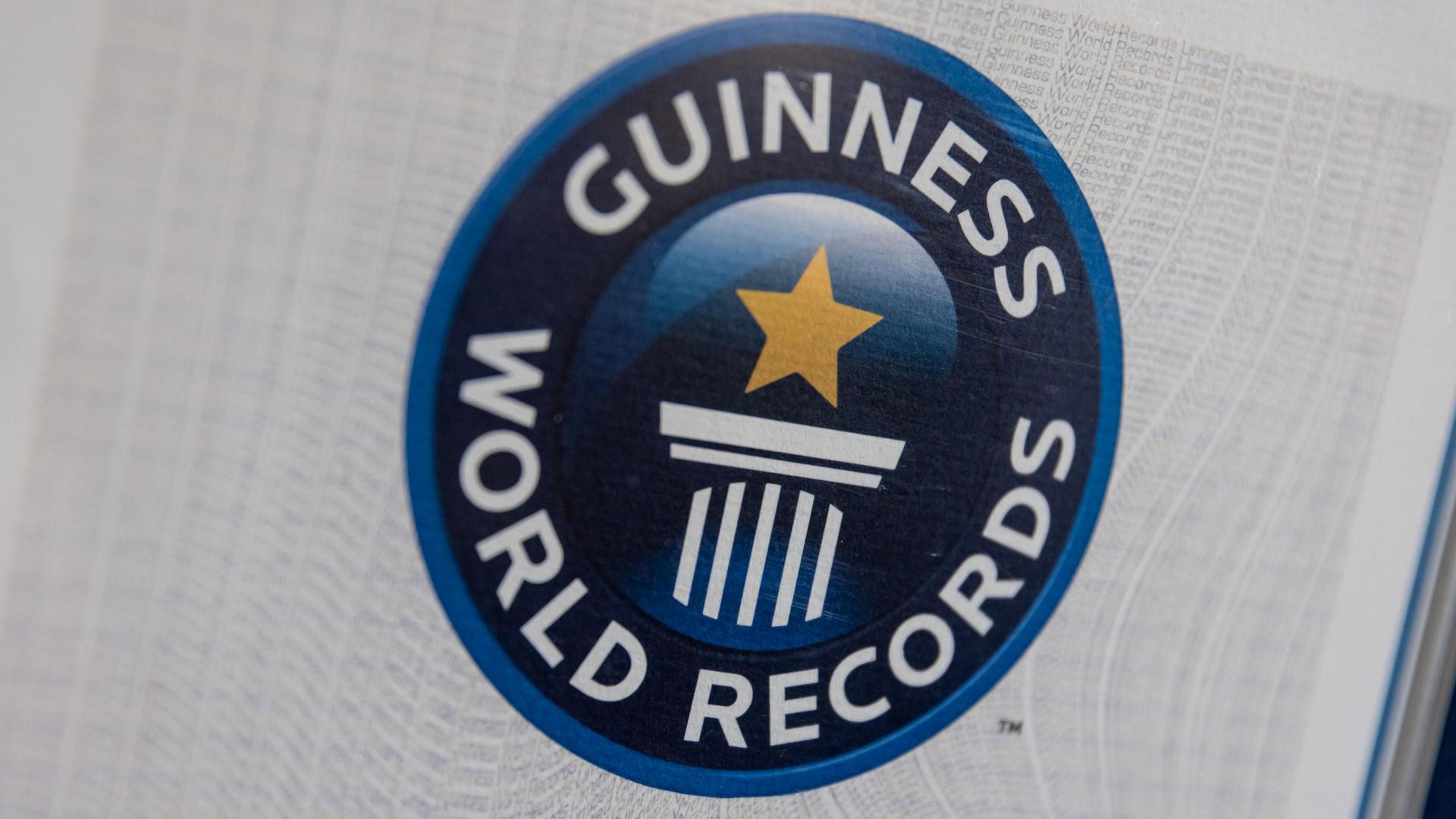 Abgebildet ist das Logo von "Guinness World Records" und das englische Wort "Certificate" (Zertifikat).