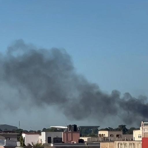 Dunkler Rauch über Bamako, Mali