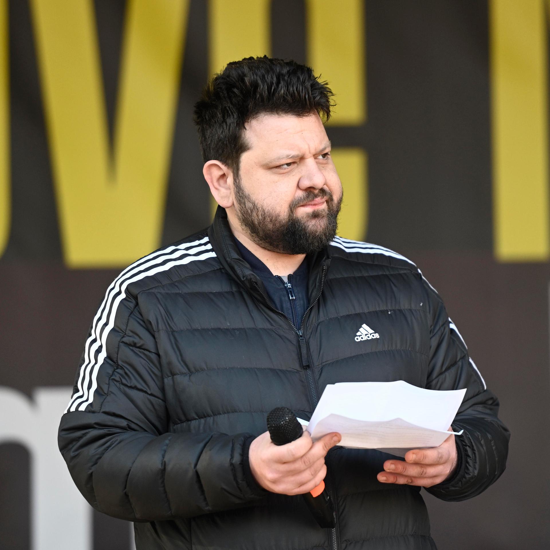 Petar Rosandić - Flüchtlingshelfer und Rapper