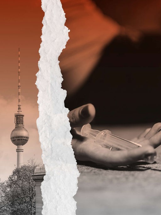 Mit einem Riss zweigeteiltes Bild: Links Berlin (Dom und Fernsehturm), rechts eine offene Hand, in der eine Spritze liegt.