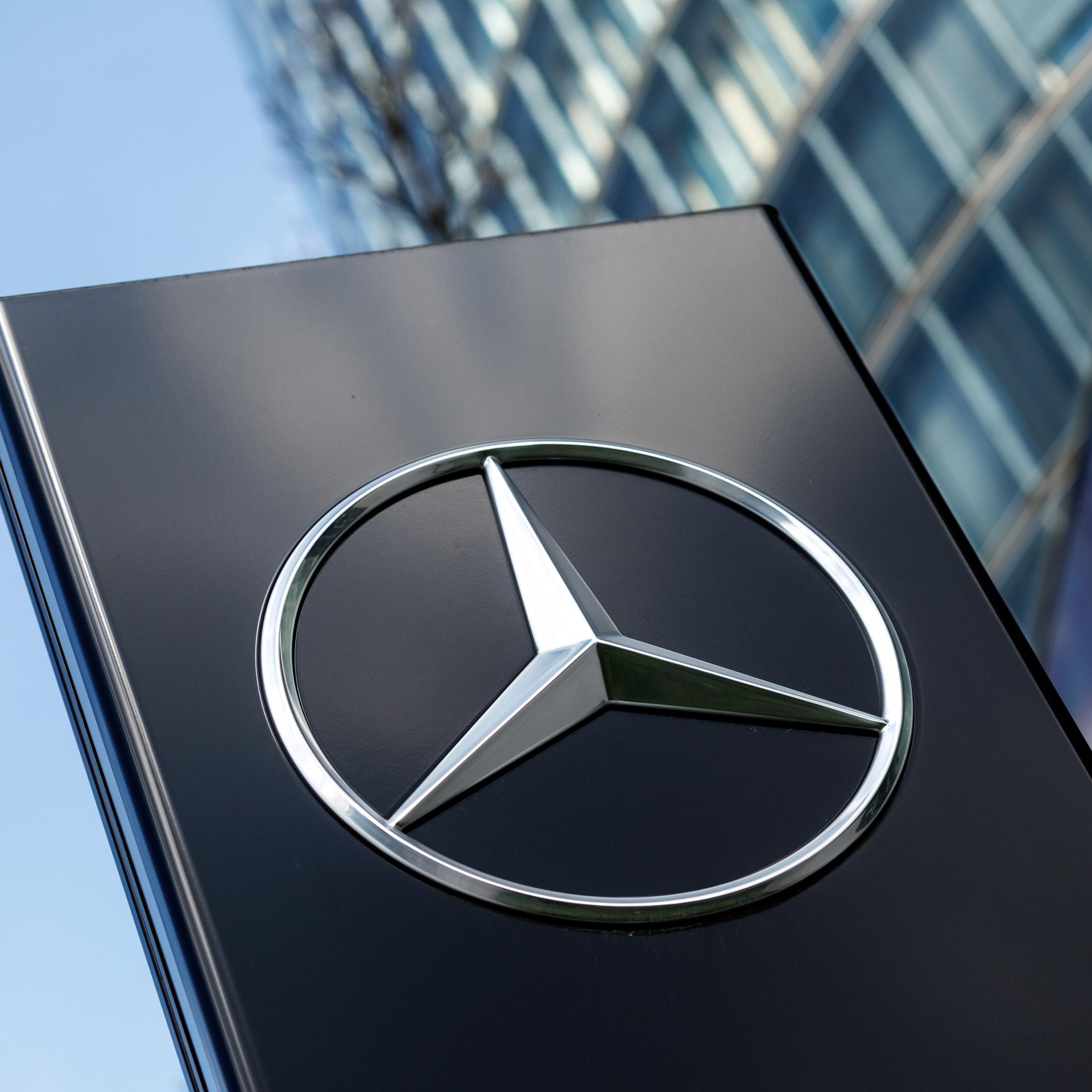Automobilbranche - Gewinn bei Mercedes-Benz bricht um mehr als die Hälfte ein - starker Rückgang auch bei Porsche