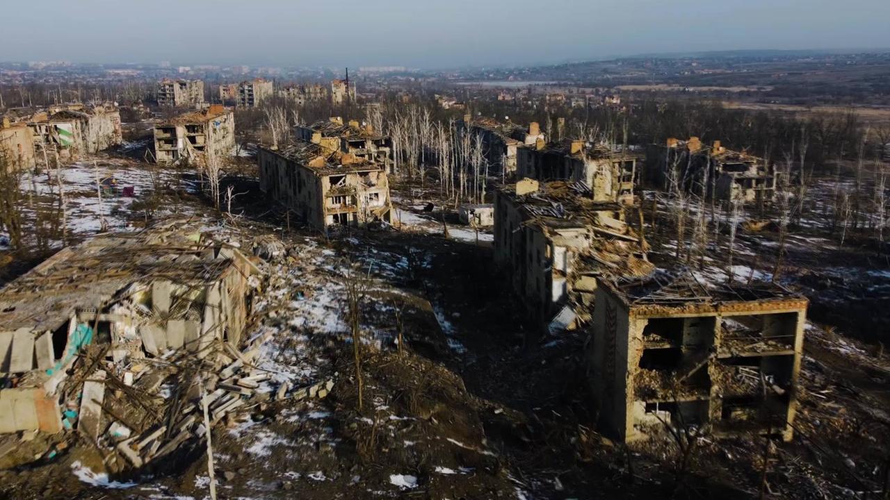 Folgen des erbitterten Stellungskriegs: die Überreste der ukrainischen Stadt Bachmut