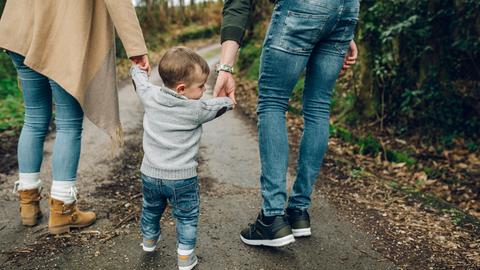 Vater und Mutter sind für Kinder wichtig und einzigartig. 