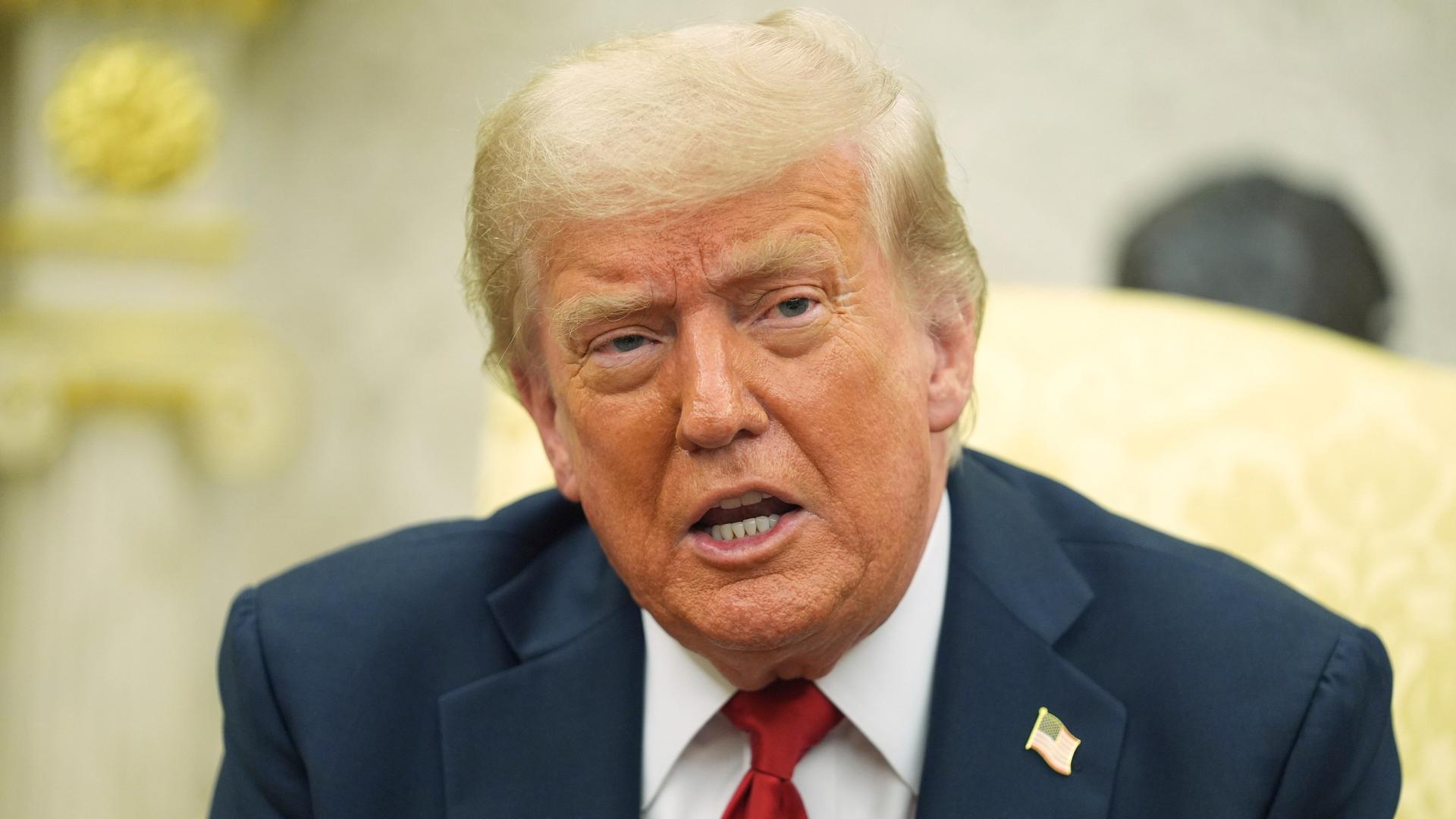 US-Präsident Donald Trump spricht während eines Treffens mit NATO-Generalsekretär Mark Rutte in Washington