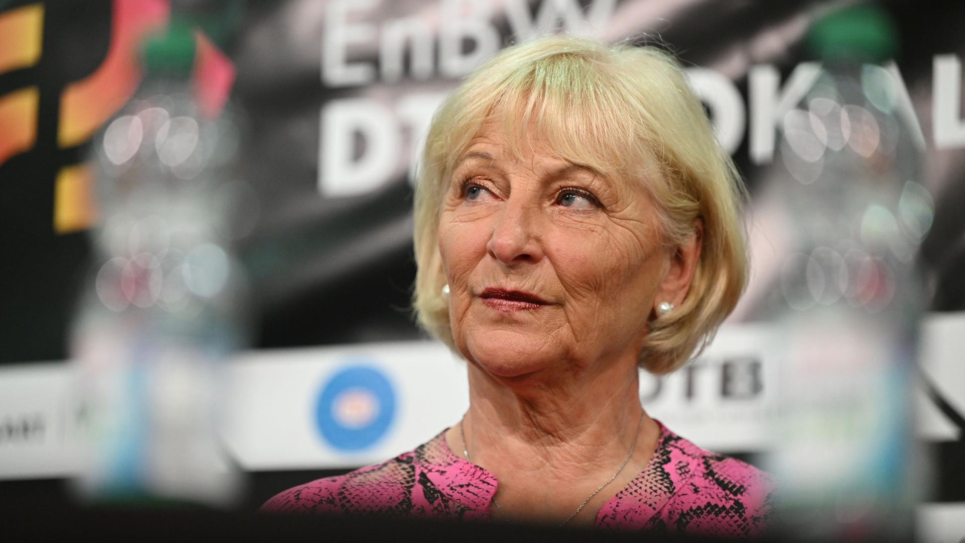 Stuttgart: Turnen, DTB-Pokal. Ulla Koch, DTB-Vizepräsidentin Olympischer Spitzensport, nimmt an einer Pressekonferenz teil.