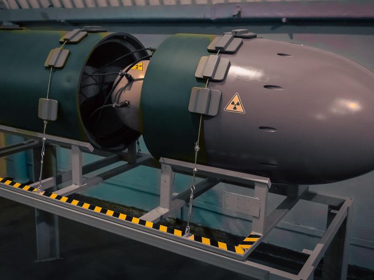 Eine Atombombe 2014 im Bunker einer geheimen russischen Militärbasis Eine Atombombe 2014 im Bunker einer geheimen russischen Militärbasis
