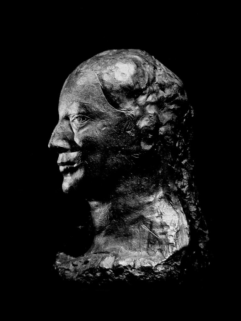 Die Bronzebüste "Fernande" von Pablo Picasso  Die Bronzebüste "Fernande" von Pablo Picasso