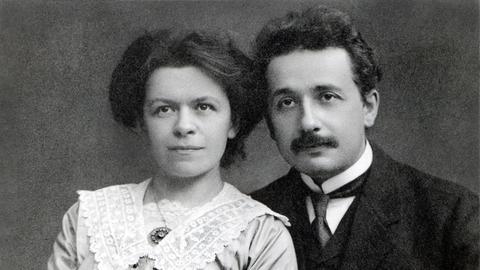Mileva und Albert Einstein.