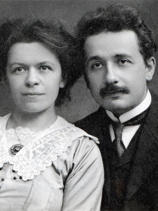 Mileva und Albert Einstein.