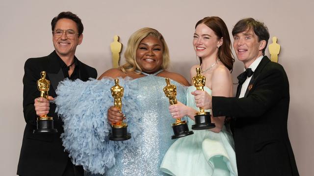 Das Foto zeigt 4 Oscar-Gewinnerinnen und Oscar-Gewinner.
