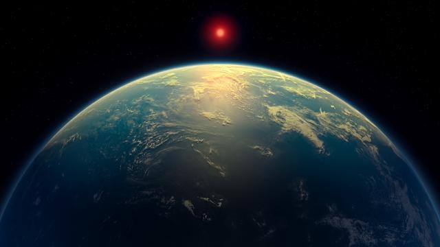 Das Bild zeigt einen fernen Planeten mit einer wasserbedeckten Oberfläche und einer leuchtenden Atmosphäre, darüber ein kleiner, rötlicher Stern am dunklen Sternenhimmel. Die Szene vermittelt den Eindruck eines möglichen lebensfreundlichen Exoplaneten.