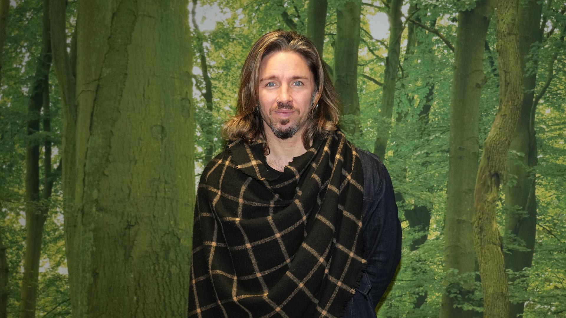 Gil Ofarim bei der Abreise zur RTL-Sendung "Dschungelcamp - Ich bin ein Star Holt mich hier raus" 2026 am Flughafen Frankfurt