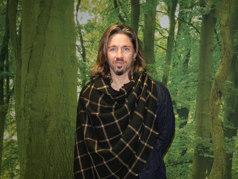 Gil Ofarim bei der Abreise zur RTL-Sendung "Dschungelcamp - Ich bin ein Star Holt mich hier raus" 2026 am Flughafen Frankfurt