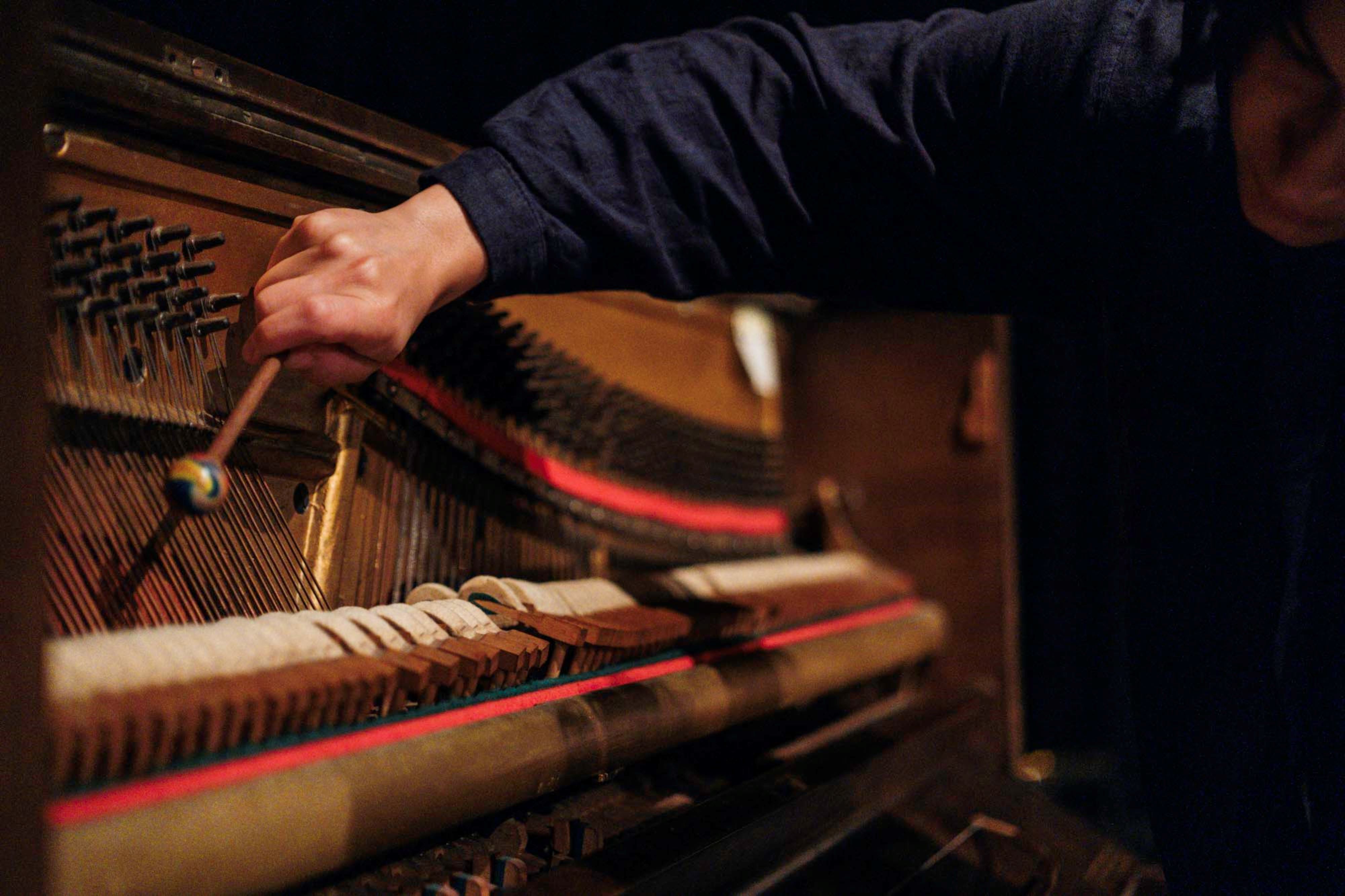 Die Klangkünstlerin Coila-Leah Enderstein 