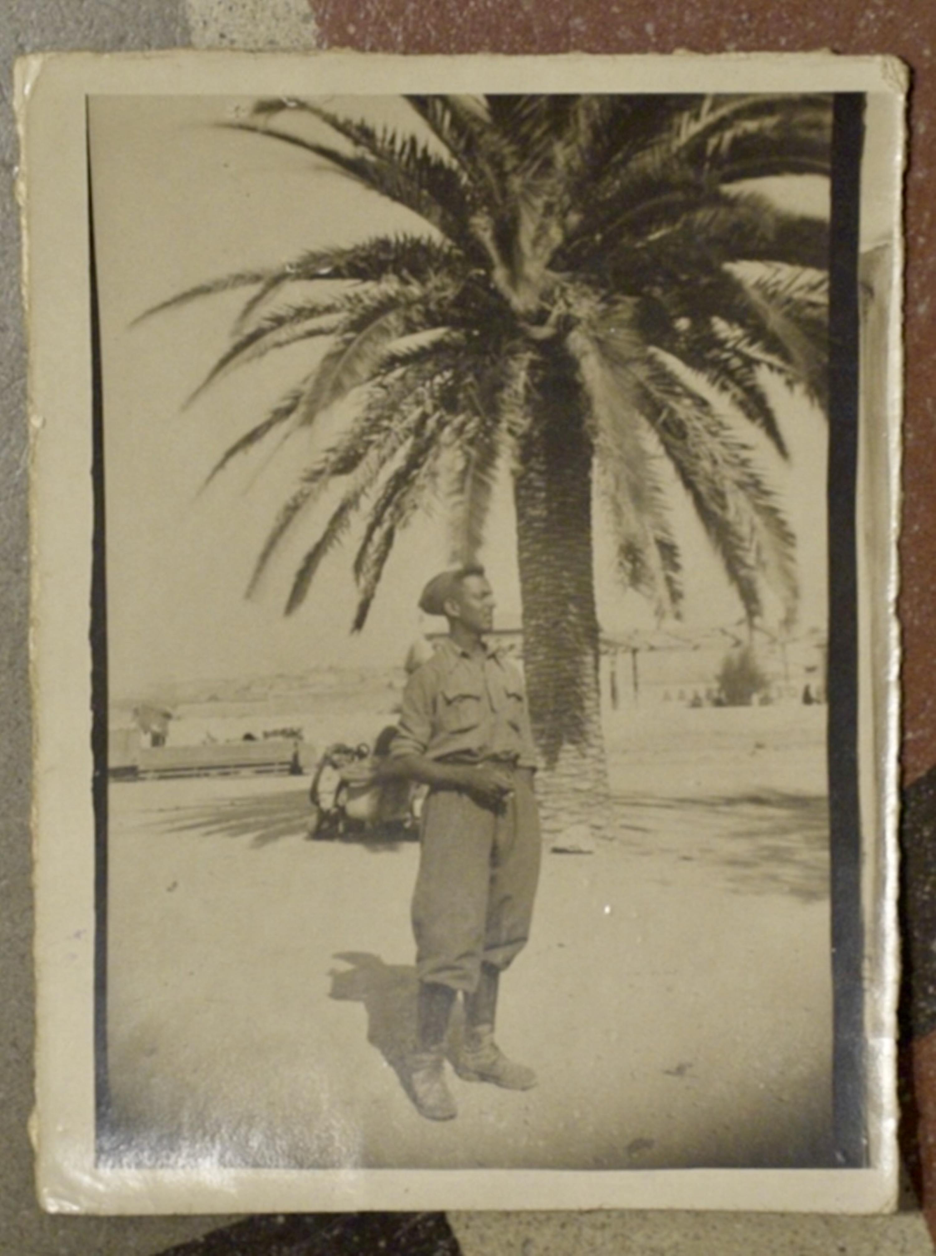 Raffaele Valensise als junger Soldat nach dem Überfall Italiens auf Griechenland Raffaele Valensise als junger Soldat nach dem Überfall Italiens auf Griechenland