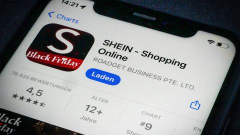 App des Online-Shopping-Unternehmens Shein auf einem Smartphone