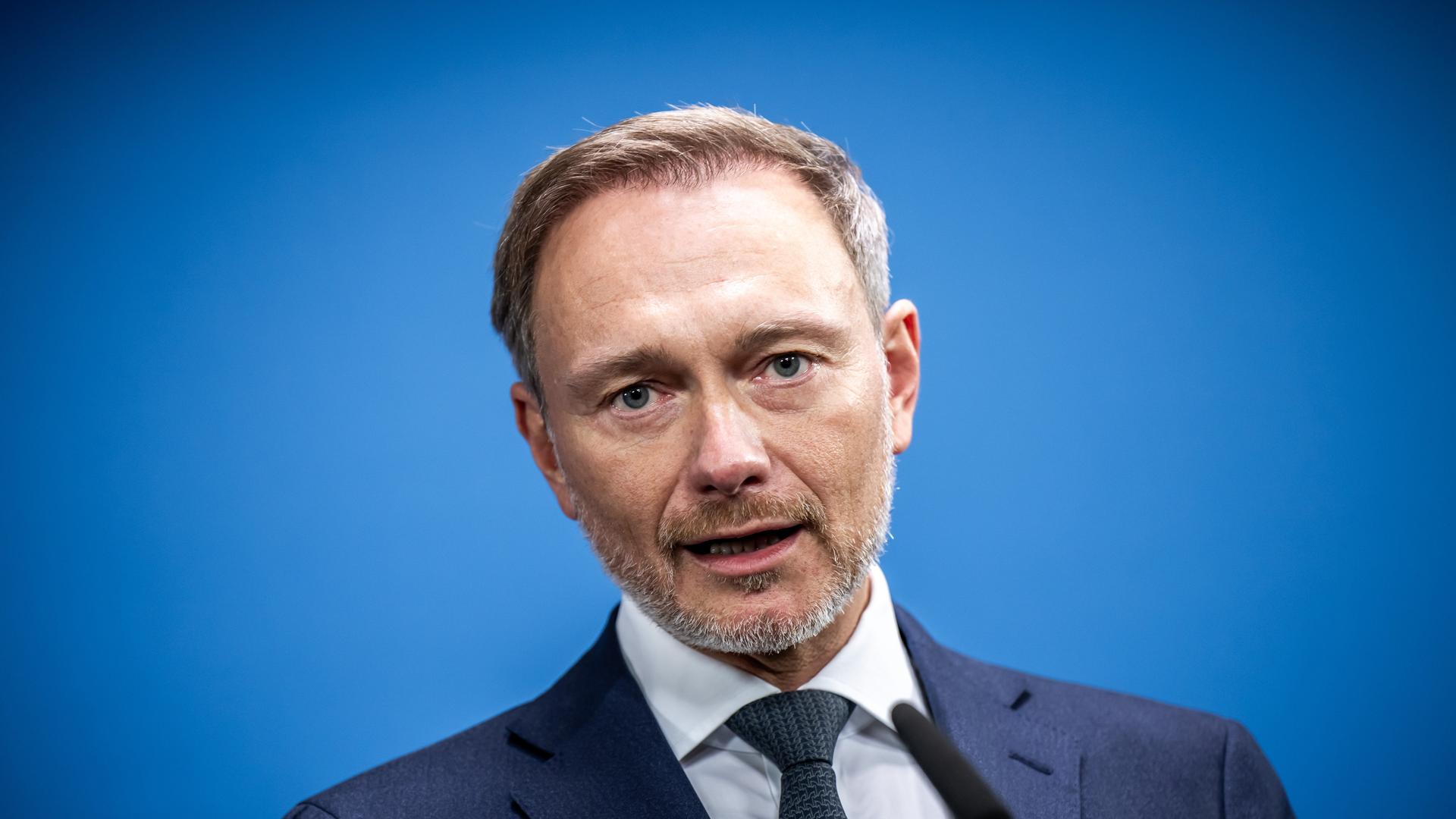 Porträt von Christian Lindner , Bundesvorsitzender der FDP und Bundesminister der Finanzen.