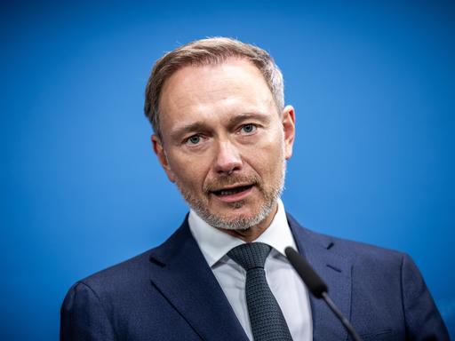 Porträt von Christian Lindner , Bundesvorsitzender der FDP und Bundesminister der Finanzen.