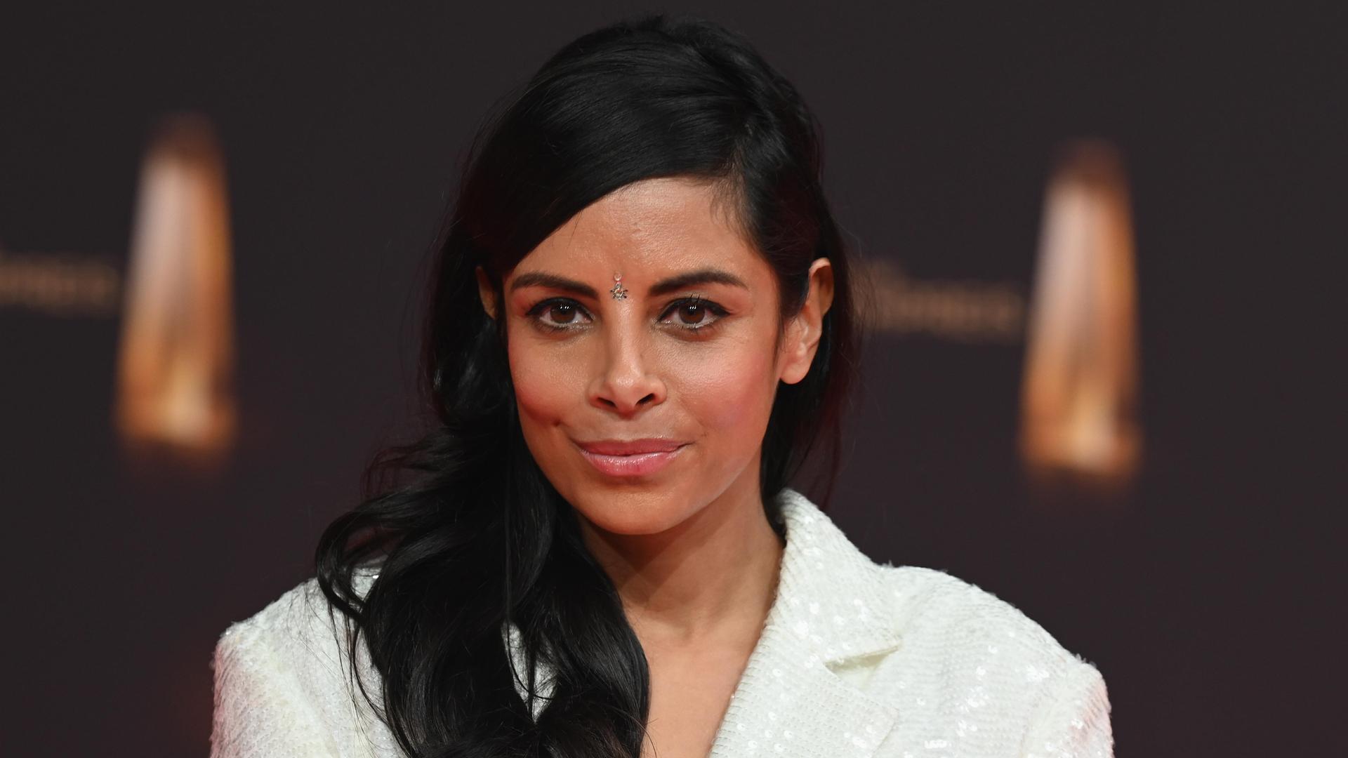 Moderatorin Collien Fernandes kommt zur Gala und Verleihung des Deutschen Fernsehpreis in Köln.