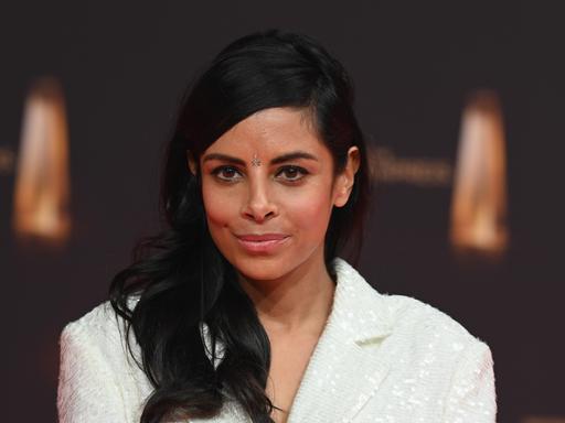 Moderatorin Collien Fernandes kommt zur Gala und Verleihung des Deutschen Fernsehpreis in Köln. Moderatorin Collien Fernandes kommt zur Gala und Verleihung des Deutschen Fernsehpreis in Köln.