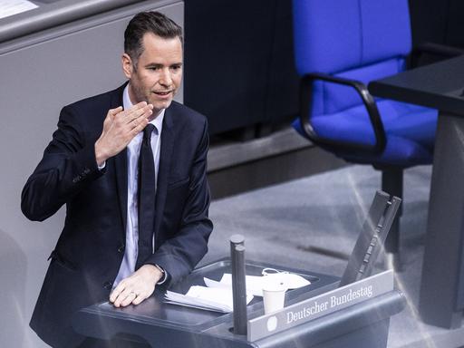 Christian Dürr, Fraktionsvorsitzender der FDP, aufgenommen im Rahmen einer Debatte zu Regierungserklaerung des Bundeskanzlers in Berlin, 15.12.2021.