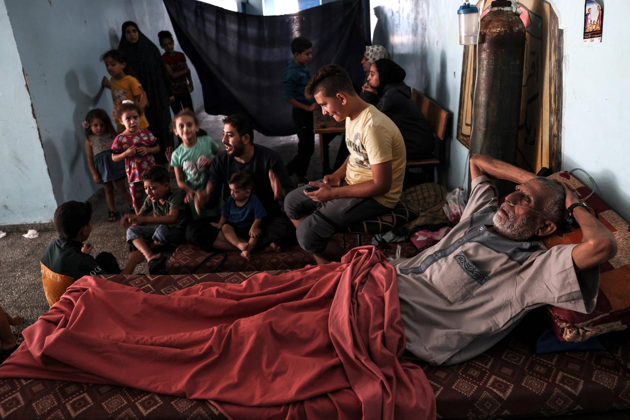 Palästinenser in Gaza suchen Schutz vor israelischen Luftangriffen in einer Schule der Vereinten Nationen.