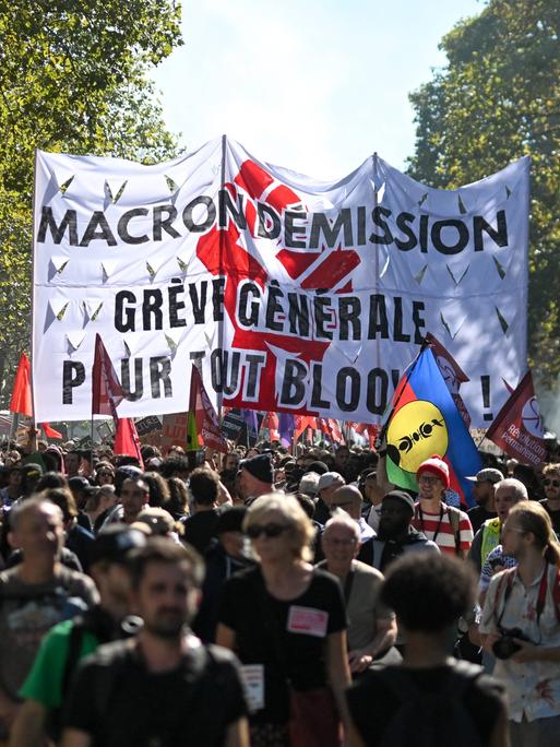 Demonstranten in Paris am 18. September 2025 Demonstranten in Paris am 18. September 2025